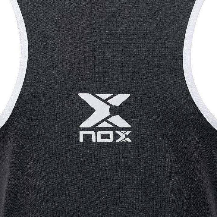 Camiseta feminina branca com logotipo do líder da equipe Nox